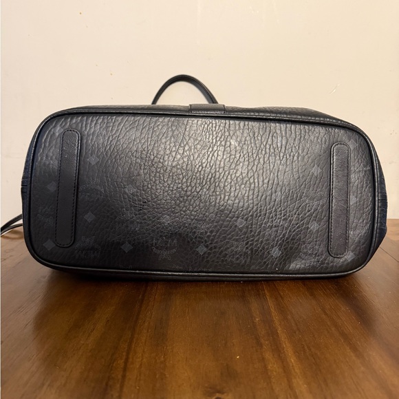 MCM Black Textured Leather tote Bag - Picture 4 of 6
